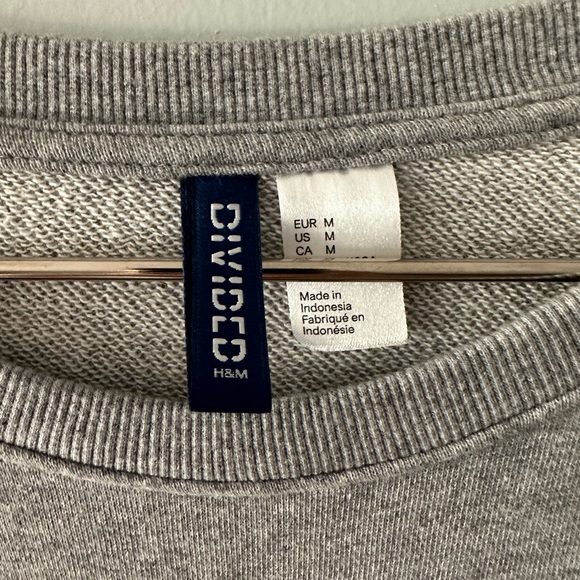 brand new h&m men’s distressed sweatshirt - Picture 2 of 4